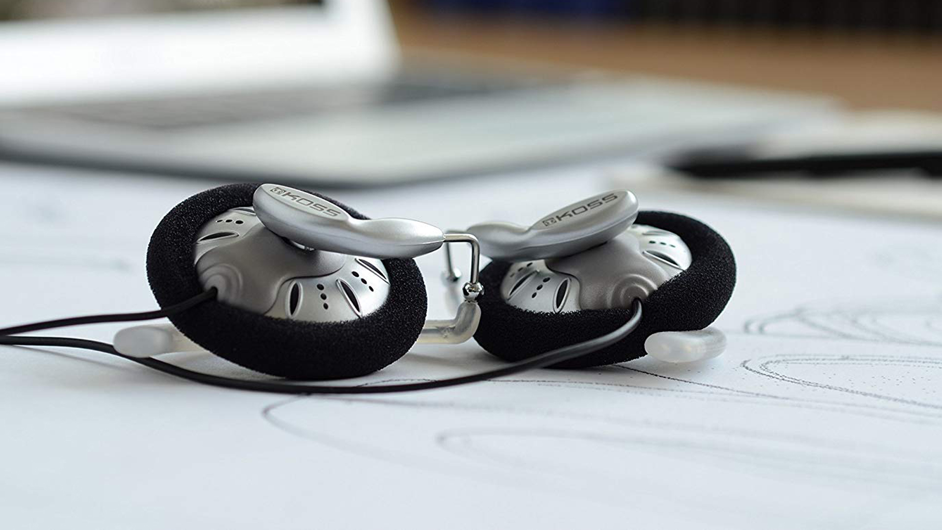 Best ClipOn Headphones Reviews & Buyer's Guide Bemwireless