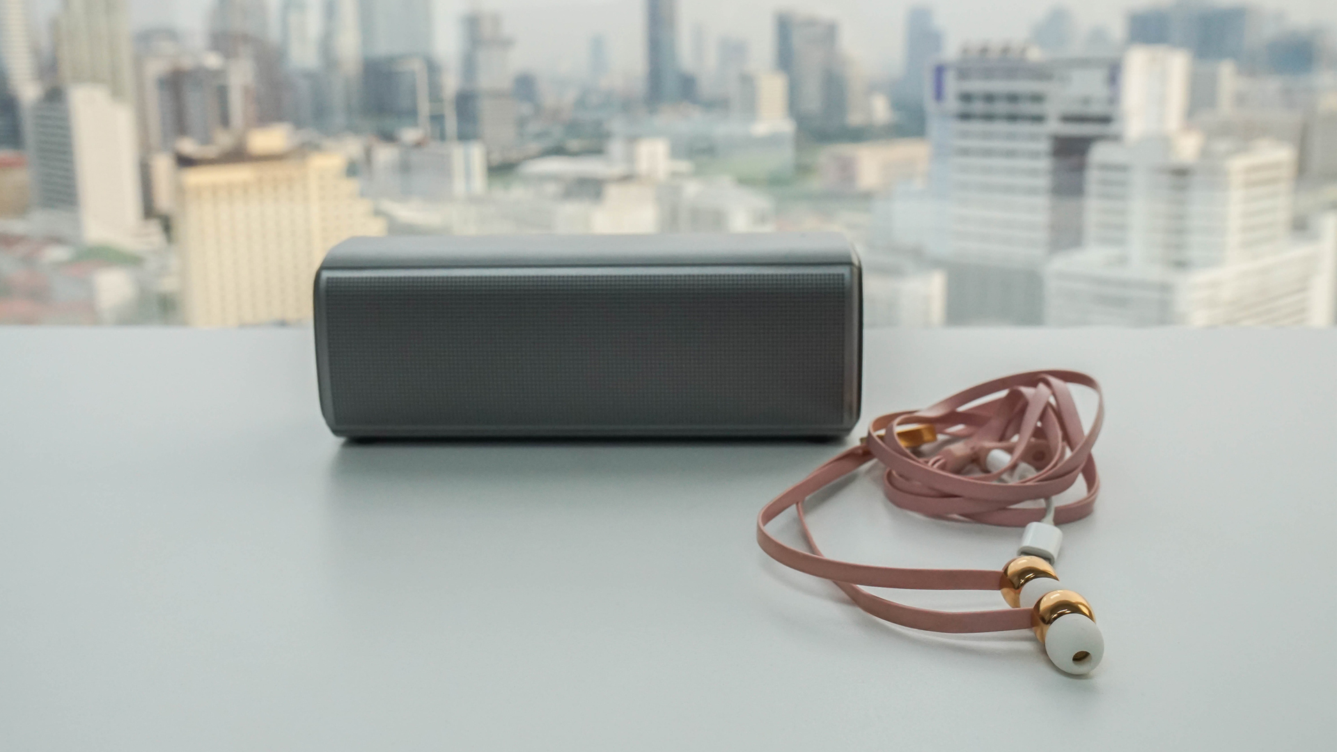 How to Tie Earbuds Bemwireless